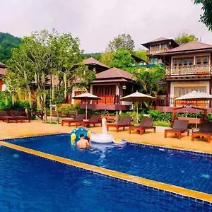  Villa Puteri Lanta Family